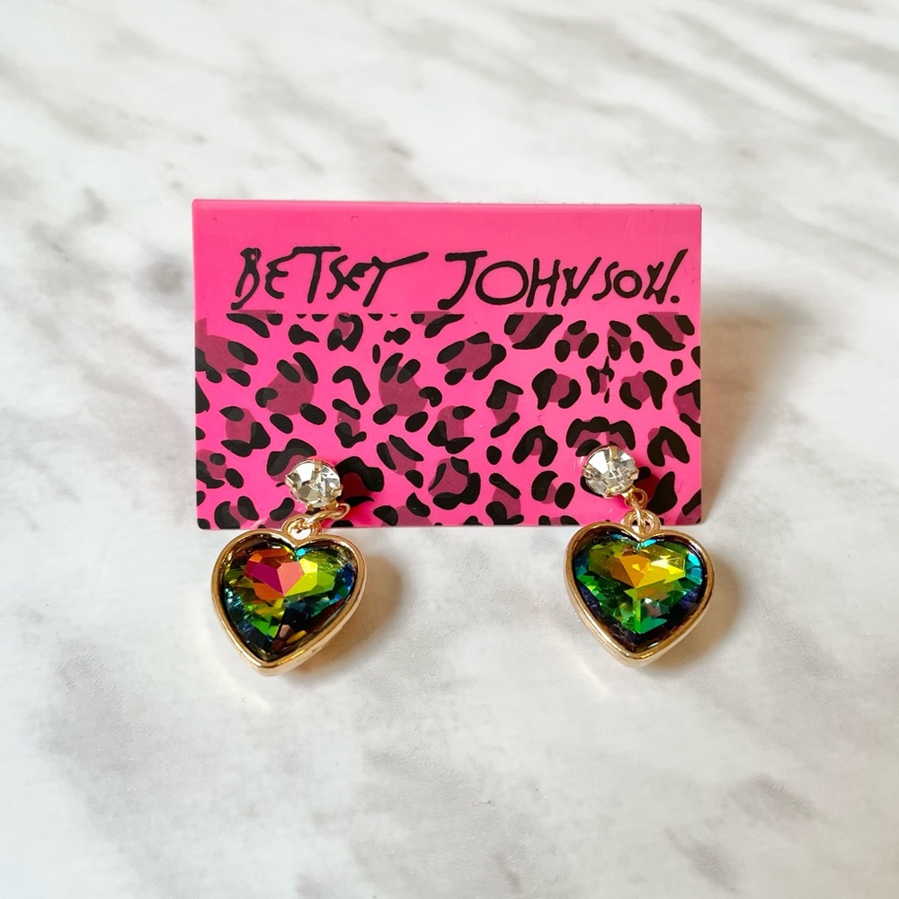 🎉 NWT Betsey Johnson Heart Crystal Stud Earrings